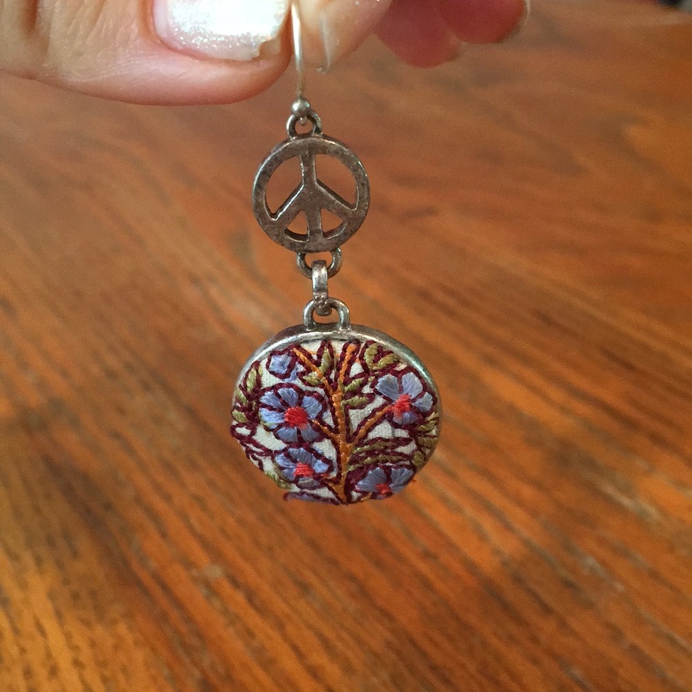Lucky Brand Blue Floral Embroidered Peace Sign Dangle Earrings - Picture 4 of 6